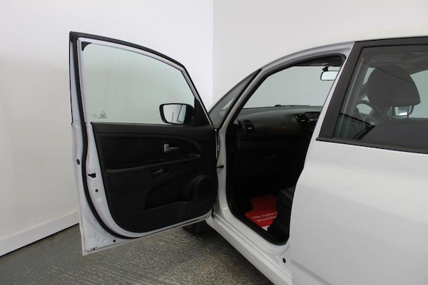 Used Kia Venga 2011 for sale - 76246186: Photo 27