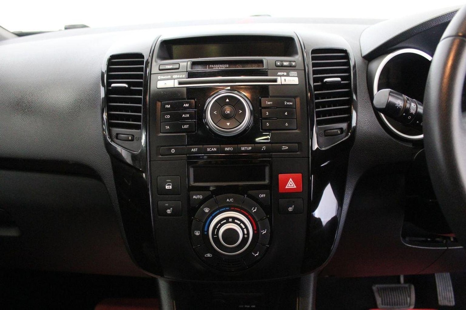 Used Kia Venga 2011 for sale - 76246186: Photo 33