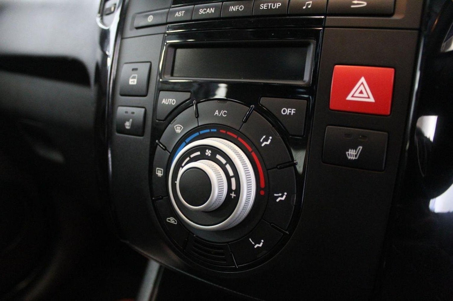 Used Kia Venga 2011 for sale - 76246186: Photo 40