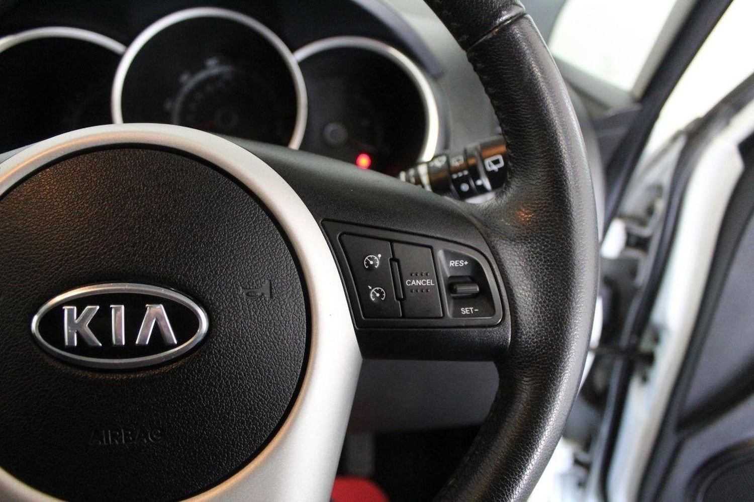 Used Kia Venga 2011 for sale - 76246186: Photo 45