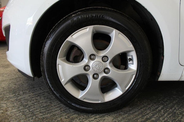 Used Kia Venga 2011 for sale - 76246186: Photo 53