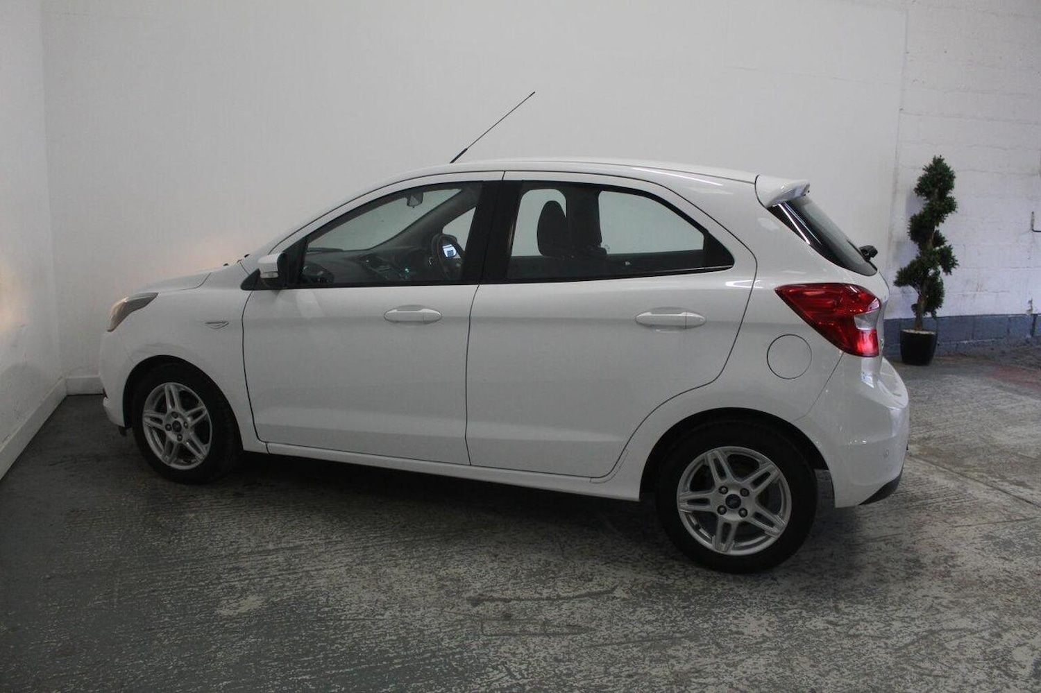 Used Ford Ka+ 2017 for sale - 77937787: Photo 10