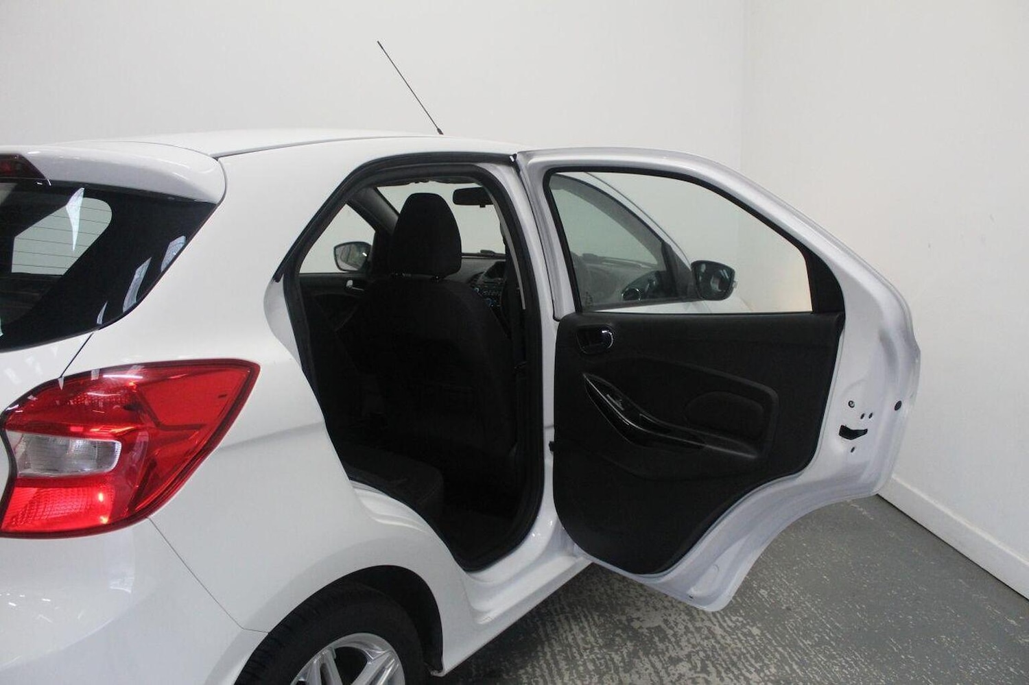 Used Ford Ka+ 2017 for sale - 77937787: Photo 24