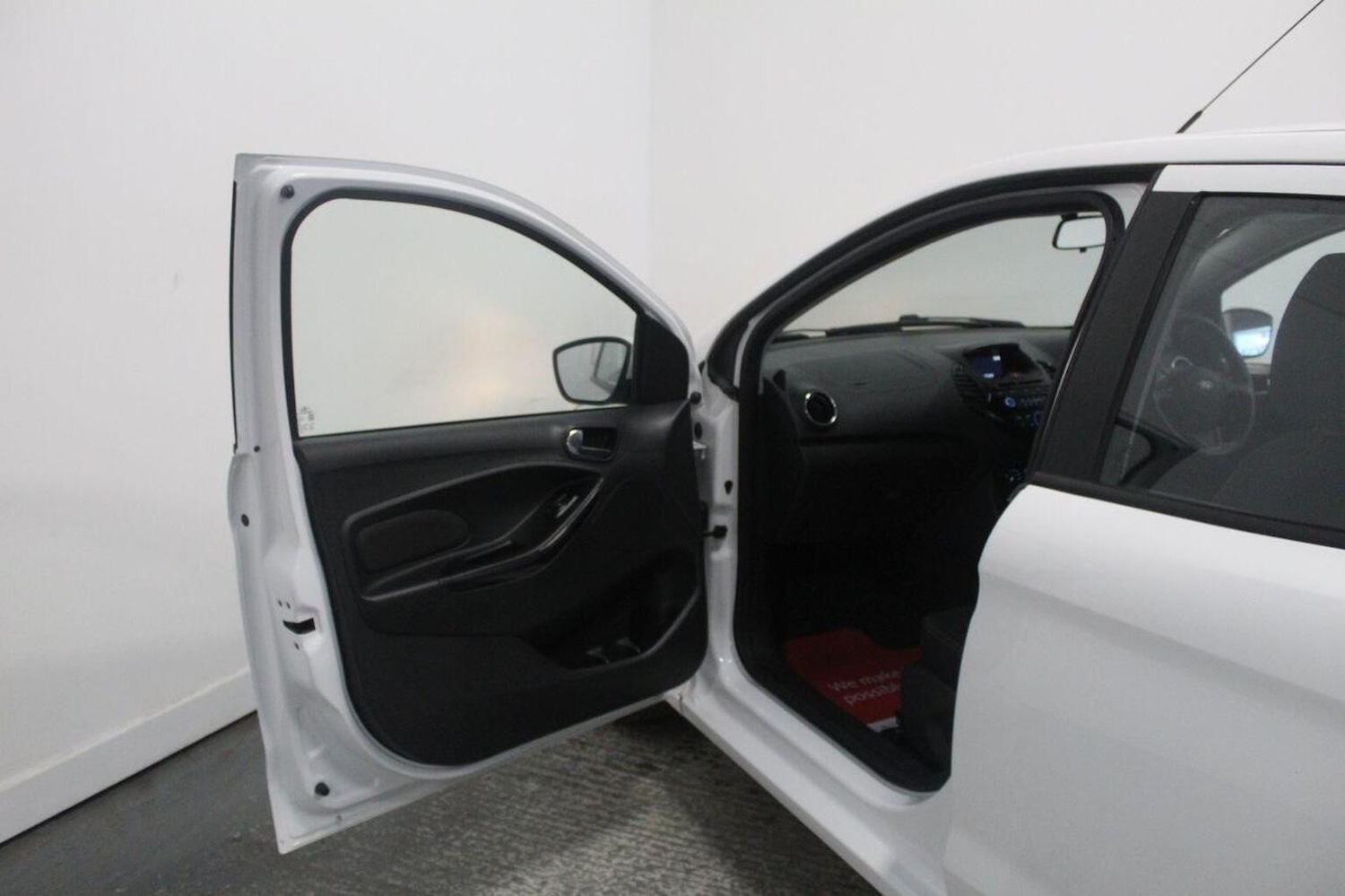 Used Ford Ka+ 2017 for sale - 77937787: Photo 25