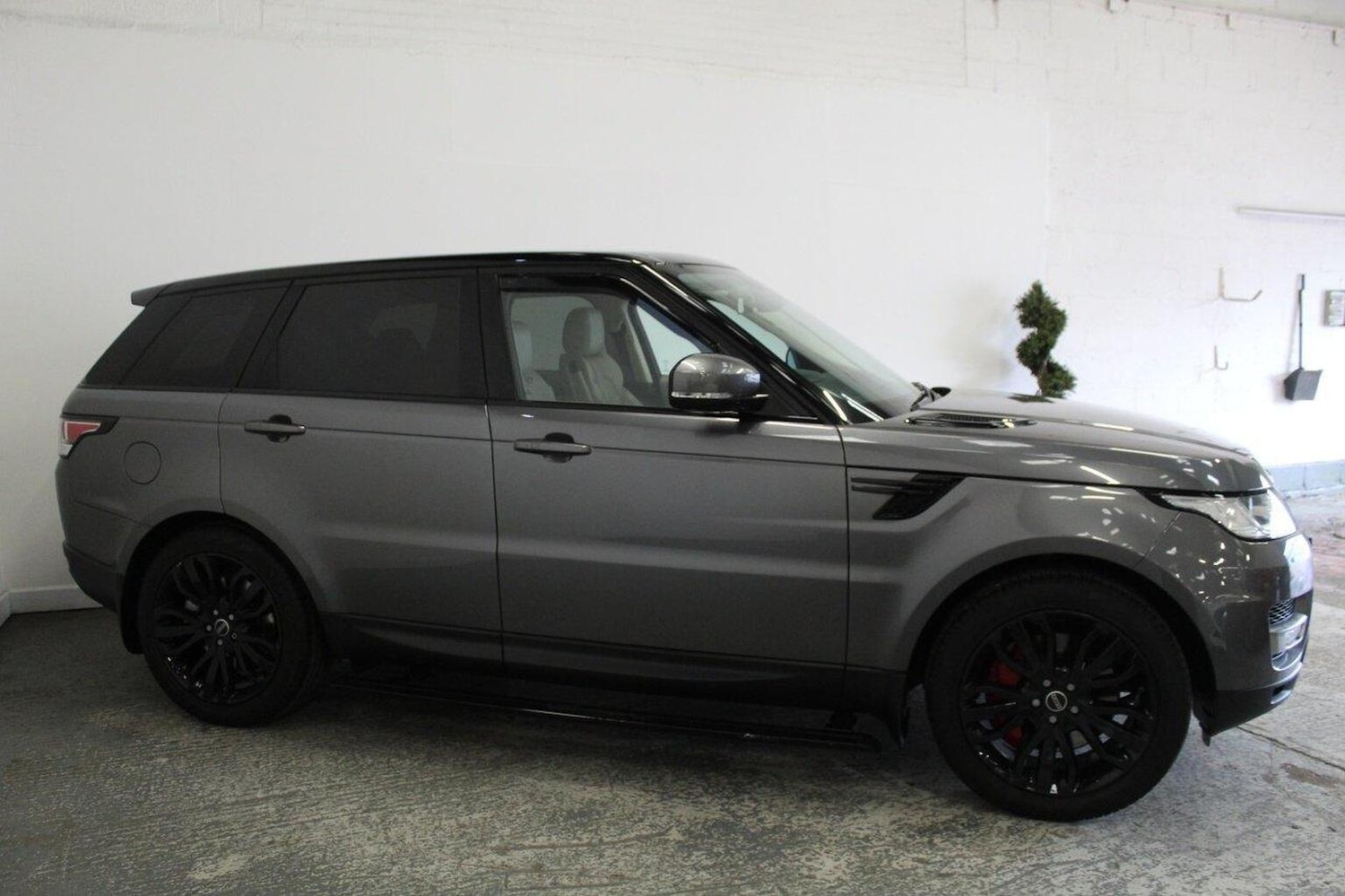 Used Land Rover Range Rover Sport 2014 for sale - 76769122: Photo 4