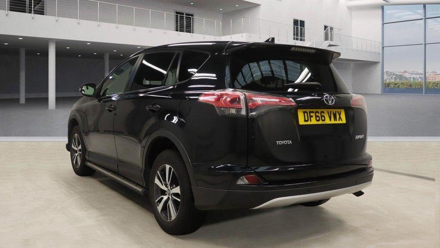Used Toyota RAV4 2016 for sale - 77881144: Photo 5