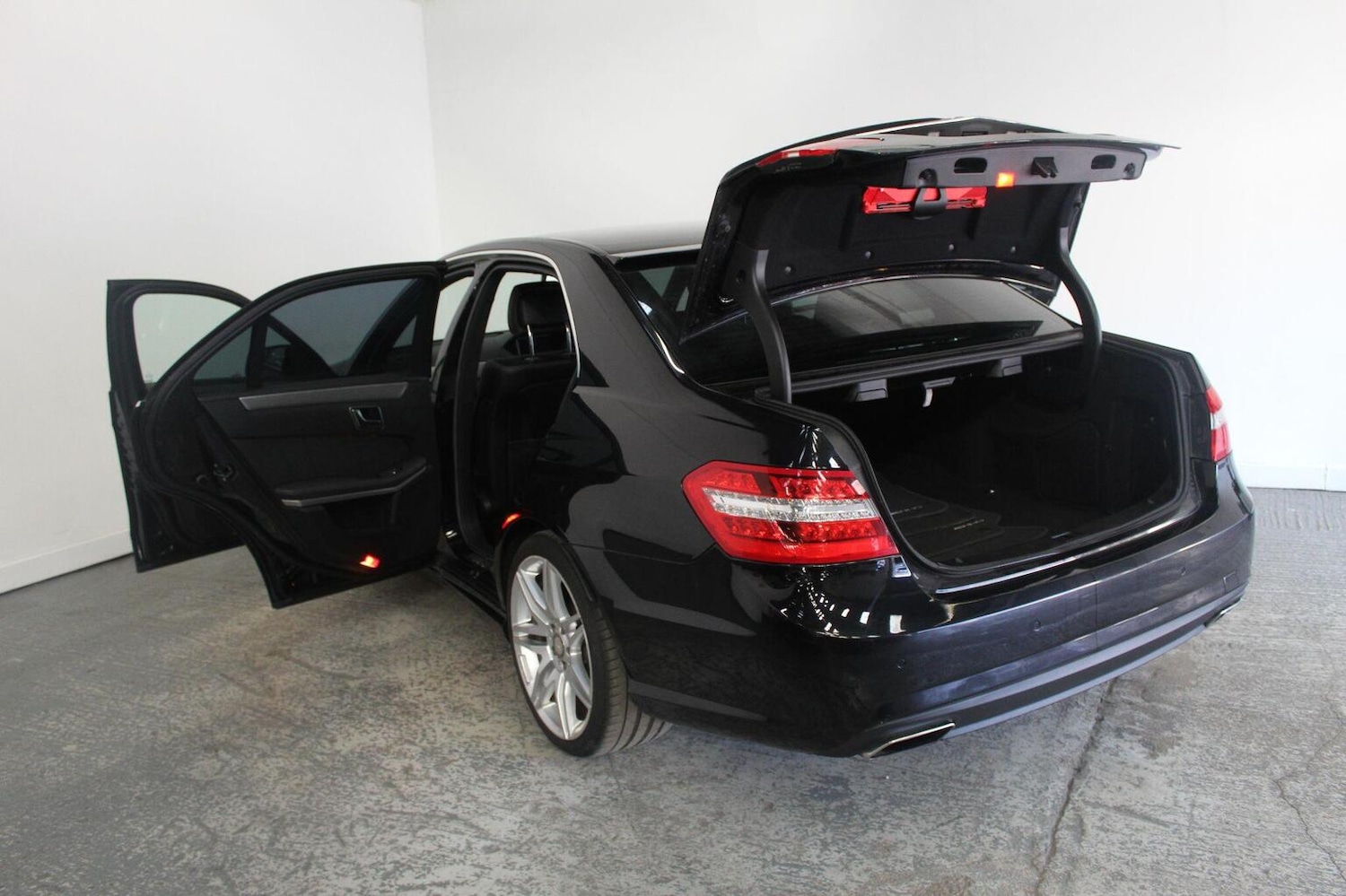 Used Mercedes-Benz E Class 2012 for sale - 77937951: Photo 20