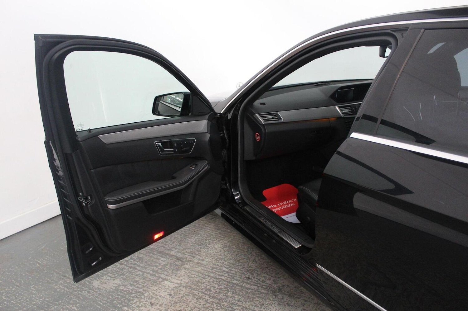 Used Mercedes-Benz E Class 2012 for sale - 77937951: Photo 26