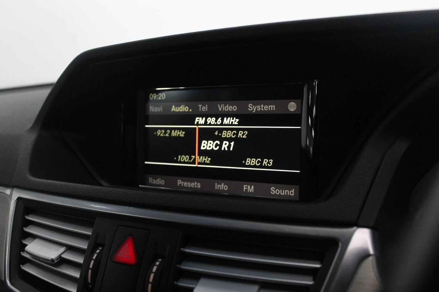 Used Mercedes-Benz E Class 2012 for sale - 77937951: Photo 34