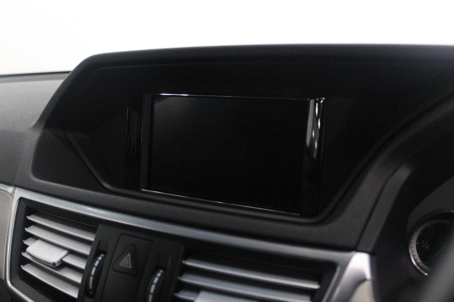 Used Mercedes-Benz E Class 2012 for sale - 77937951: Photo 37