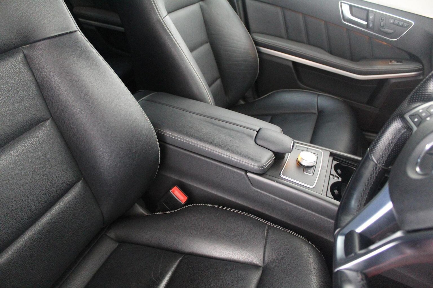 Used Mercedes-Benz E Class 2012 for sale - 77937951: Photo 41