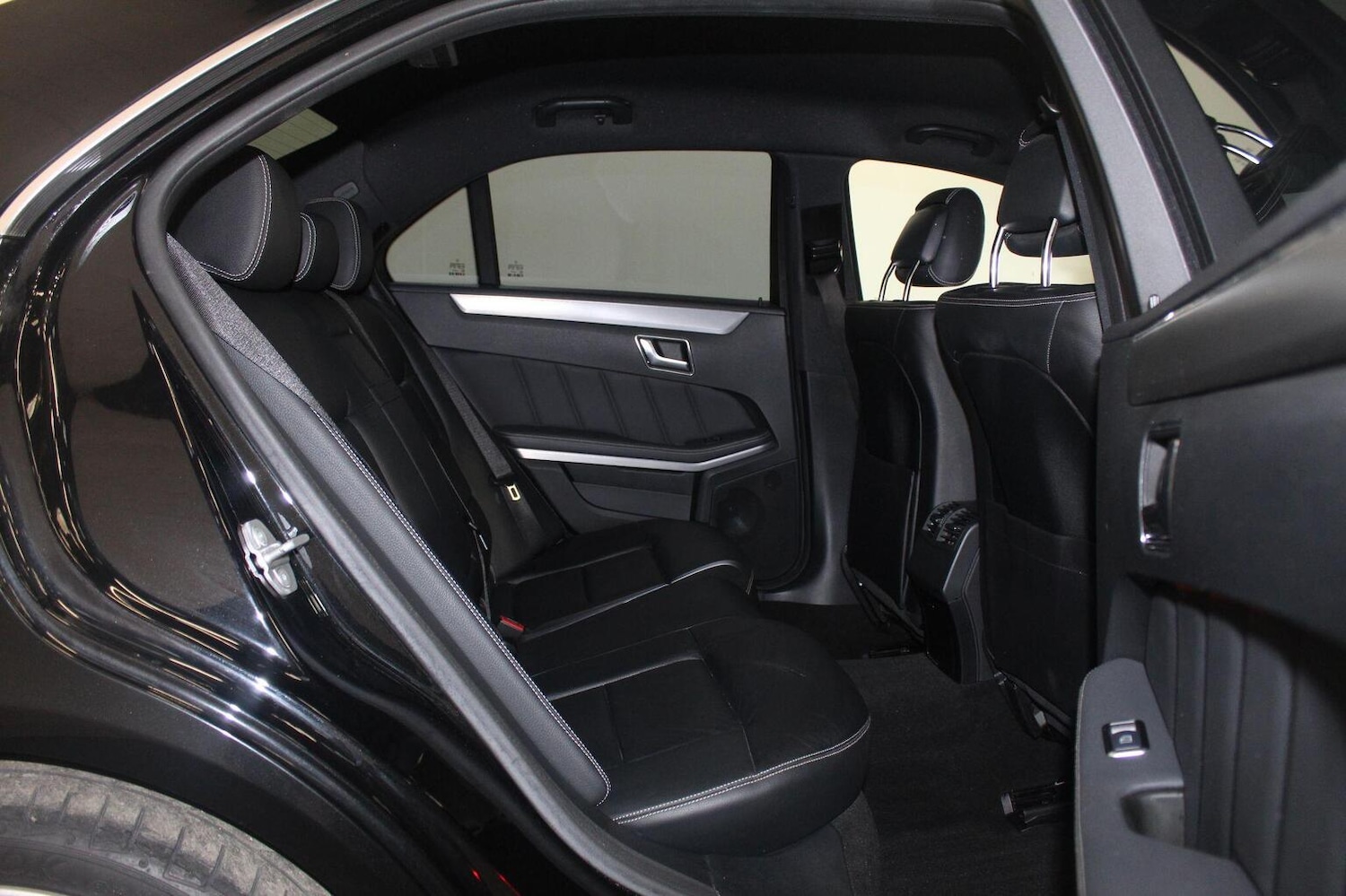 Used Mercedes-Benz E Class 2012 for sale - 77937951: Photo 51