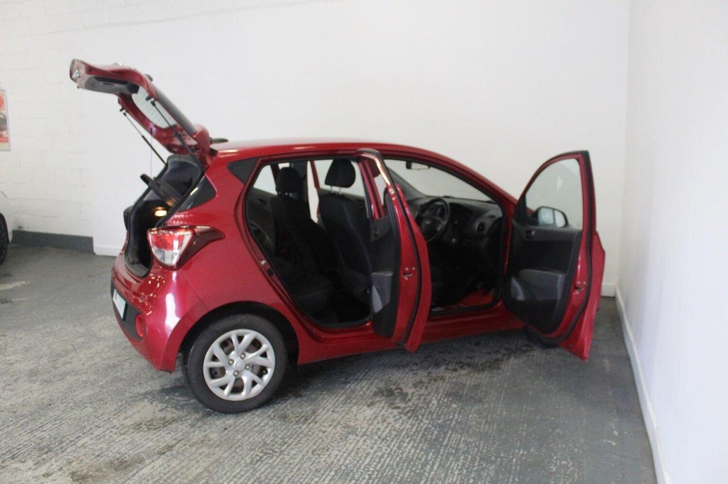 Used Hyundai i10 2019 for sale - 77464597: Photo 19