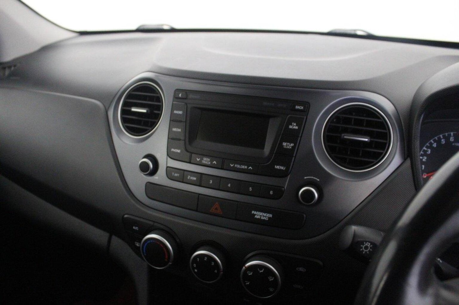 Used Hyundai i10 2019 for sale - 77464597: Photo 34