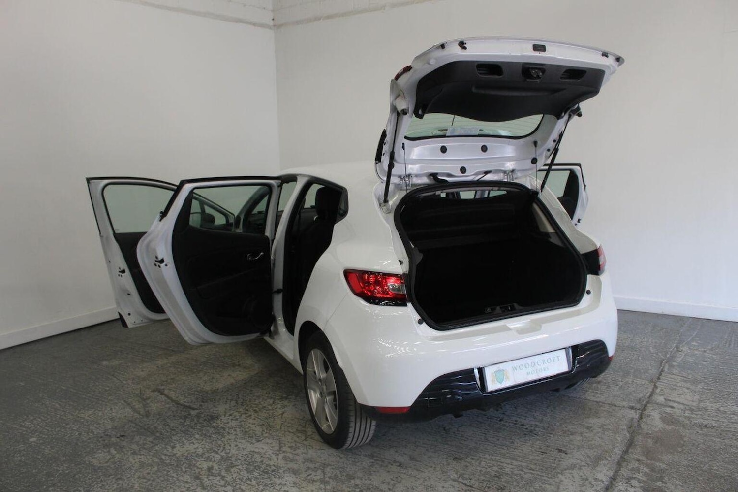 Used Renault Clio 2015 for sale - 77937908: Photo 16