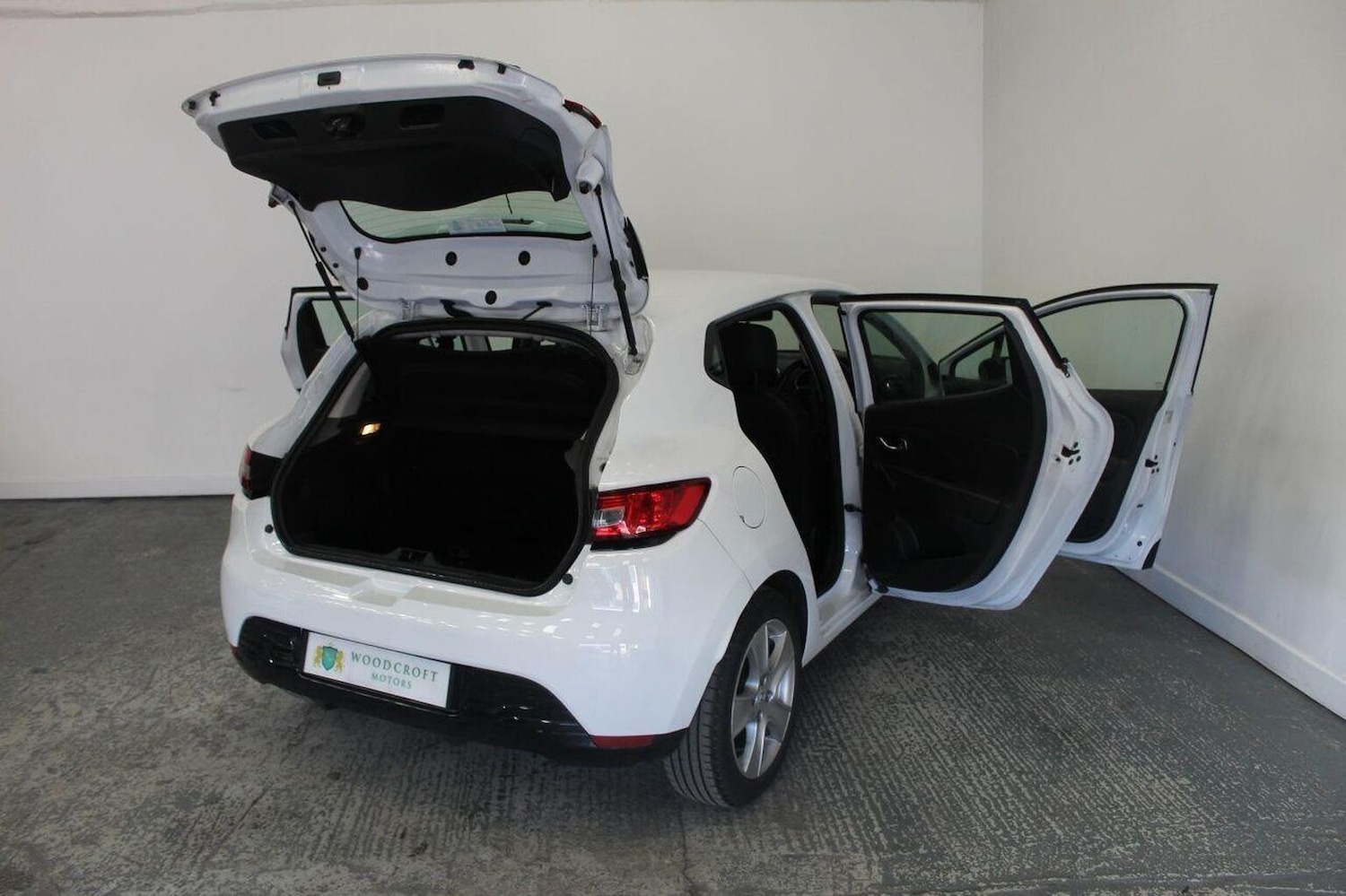 Used Renault Clio 2015 for sale - 77937908: Photo 17