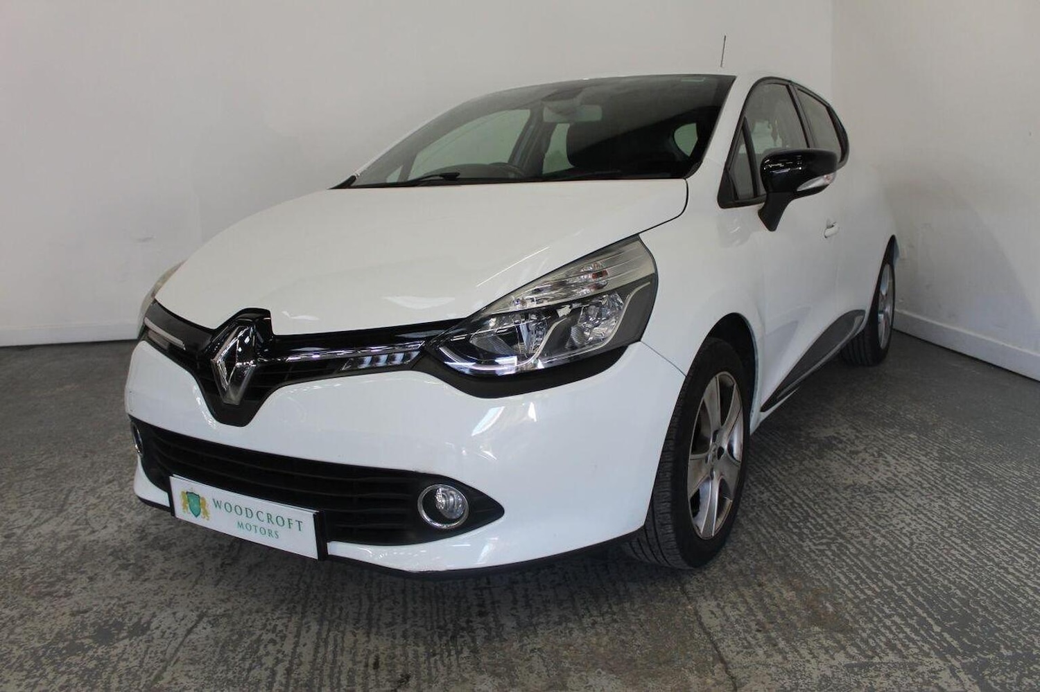 Used Renault Clio 2015 for sale - 77937908: Photo 2