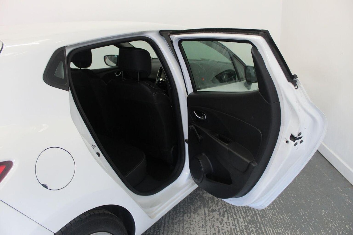 Used Renault Clio 2015 for sale - 77937908: Photo 22