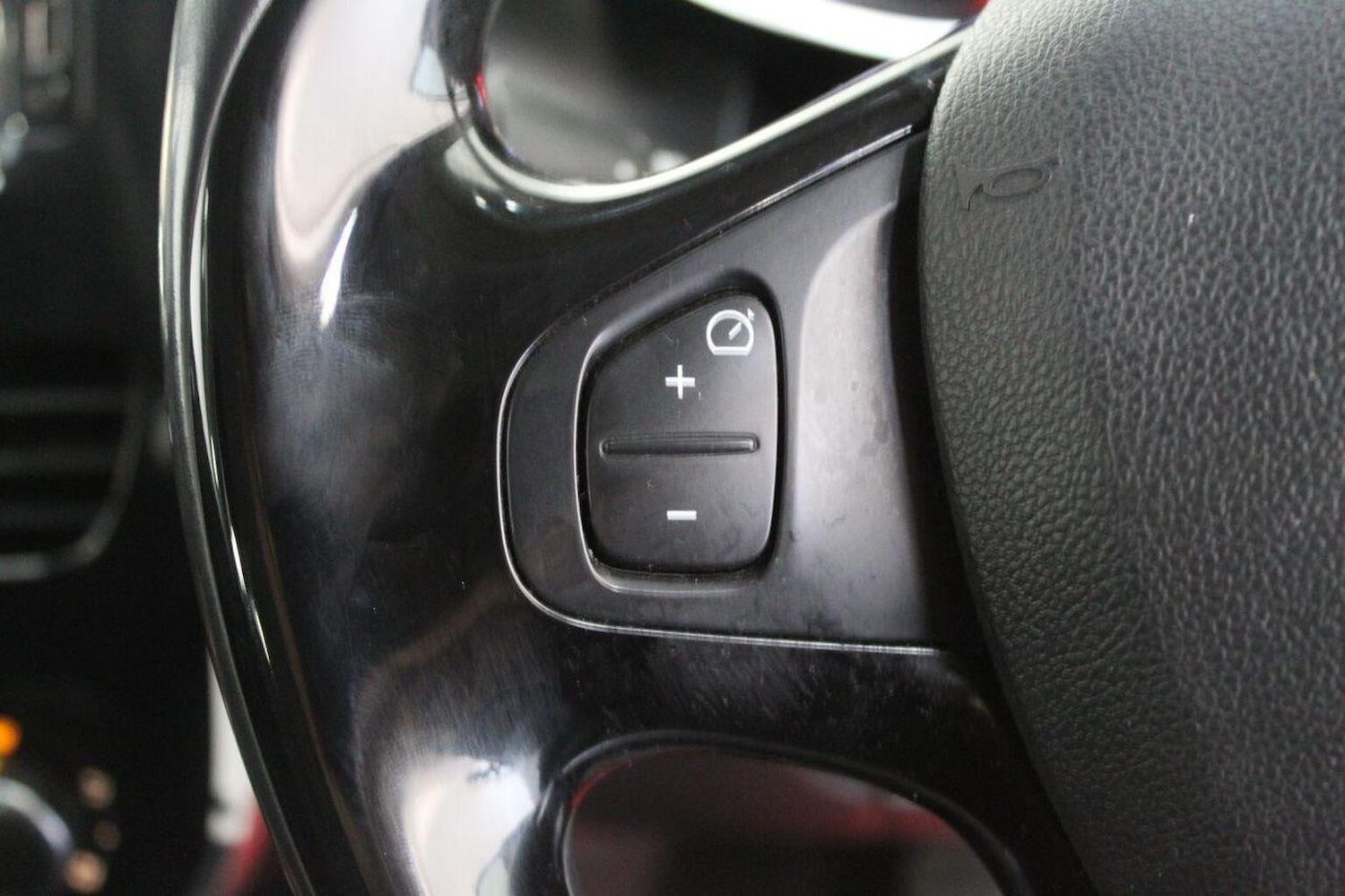 Used Renault Clio 2015 for sale - 77937908: Photo 40