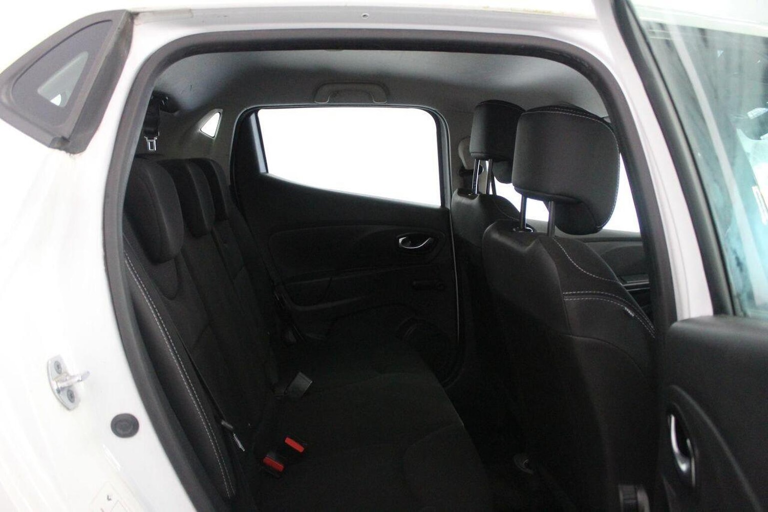 Used Renault Clio 2015 for sale - 77937908: Photo 47