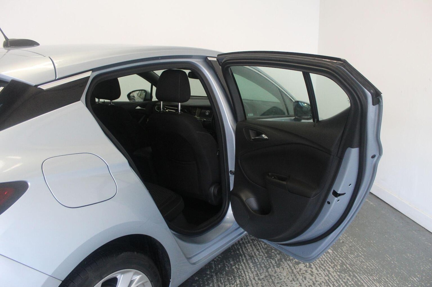 Used Vauxhall Astra 2017 for sale - 77385367: Photo 24