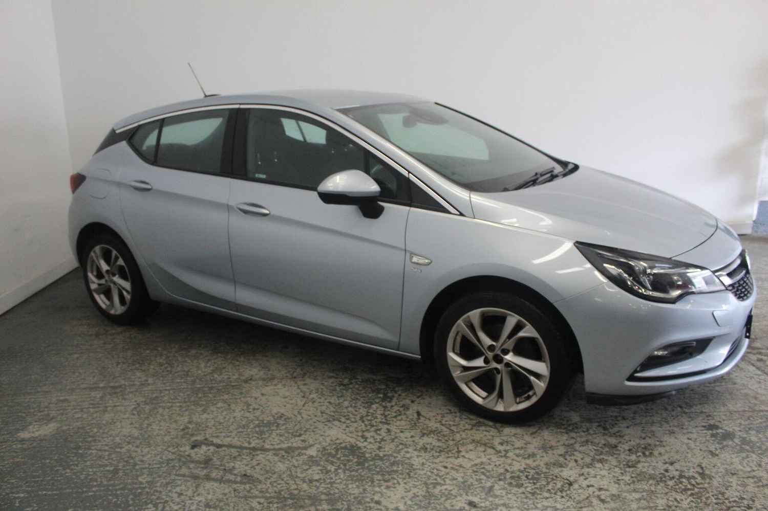 Used Vauxhall Astra 2017 for sale - 77385367: Photo 4