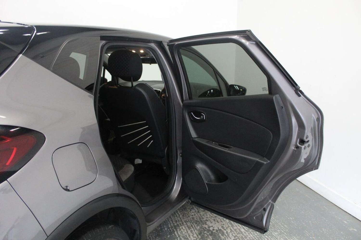 Used Renault Captur 2017 for sale - 75962750: Photo 25