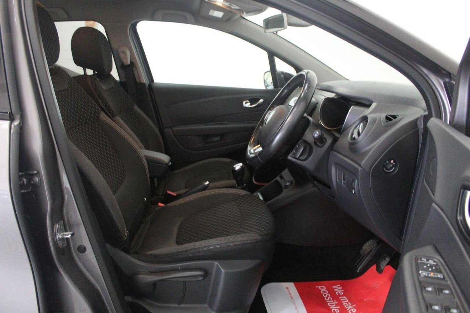 Used Renault Captur 2017 for sale - 75962750: Photo 29