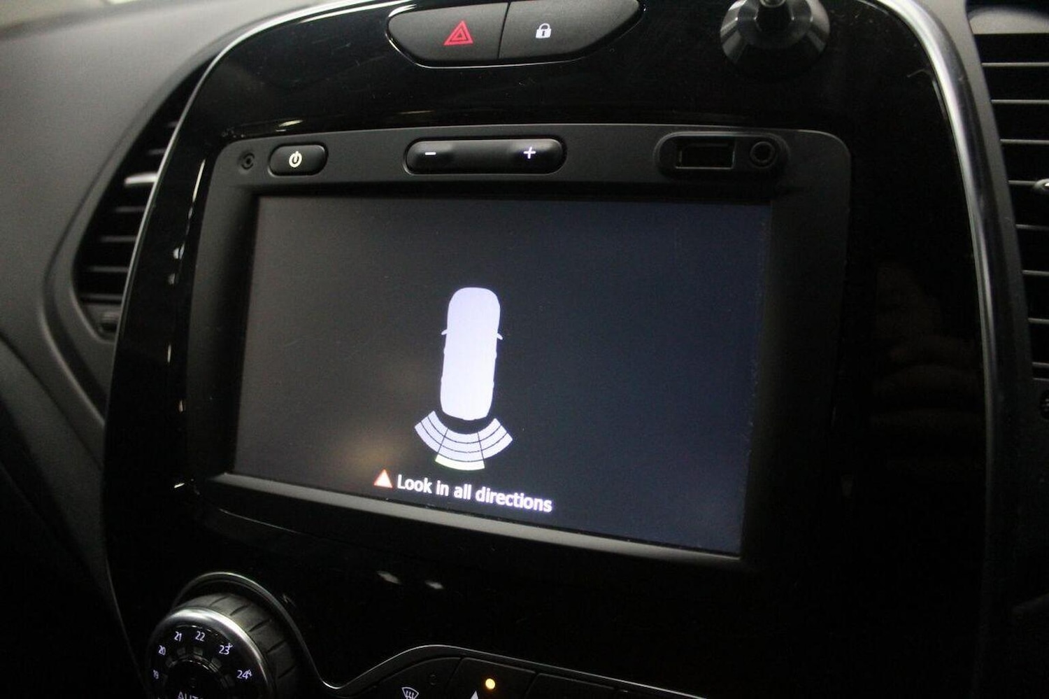 Used Renault Captur 2017 for sale - 75962750: Photo 39