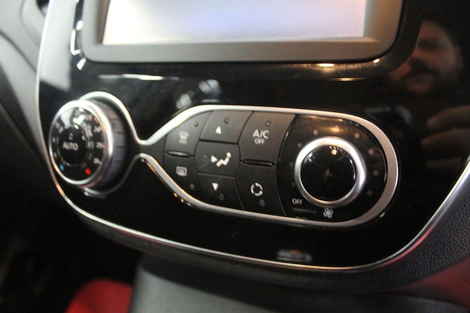 Used Renault Captur 2017 for sale - 75962750: Photo 40