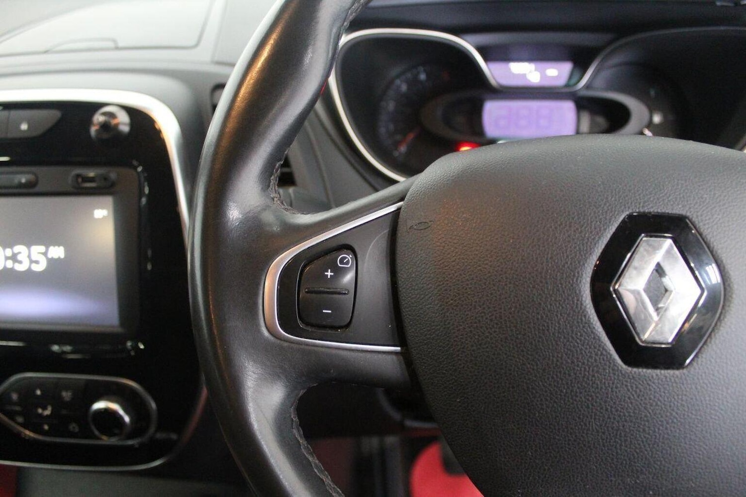 Used Renault Captur 2017 for sale - 75962750: Photo 44