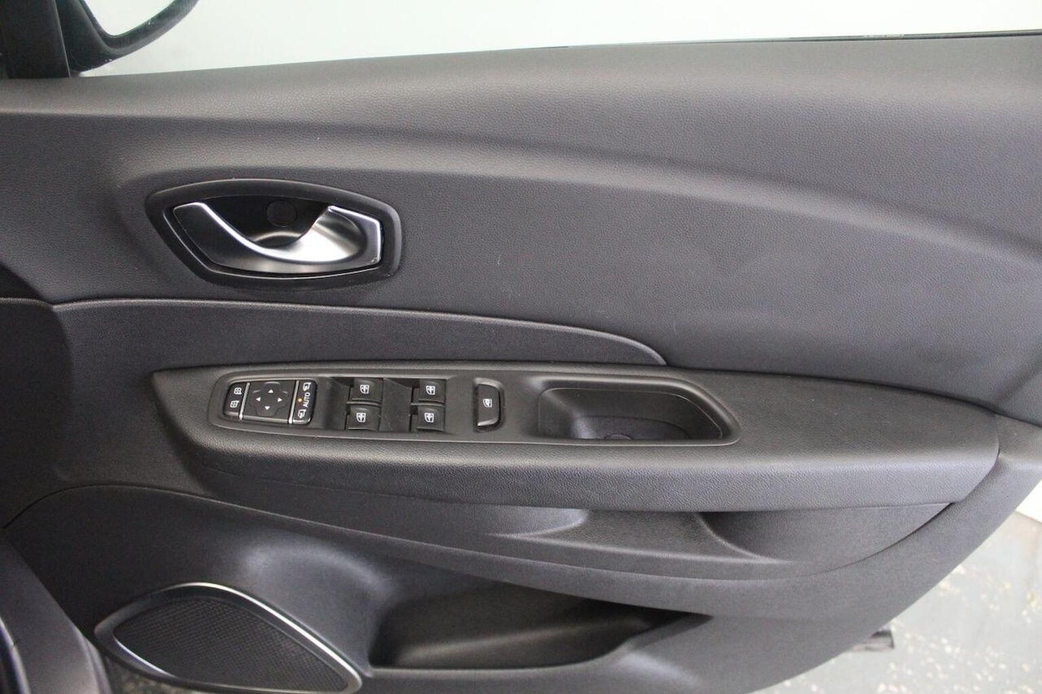 Used Renault Captur 2017 for sale - 75962750: Photo 47