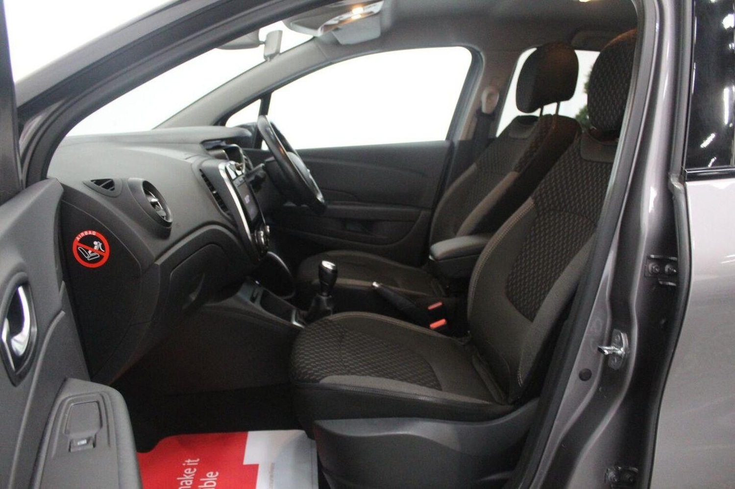 Used Renault Captur 2017 for sale - 75962750: Photo 49