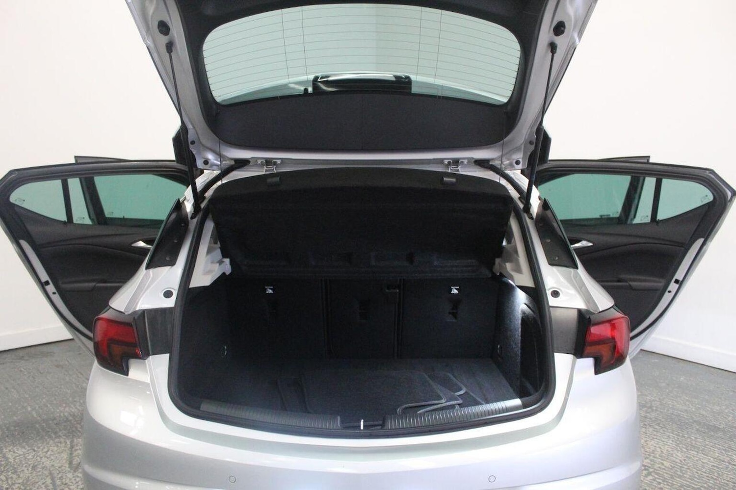 Used Vauxhall Astra 2016 for sale - 77008085: Photo 24