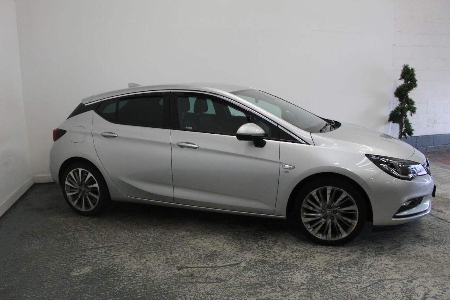 Used Vauxhall Astra 2016 for sale - 77008085: Photo 4