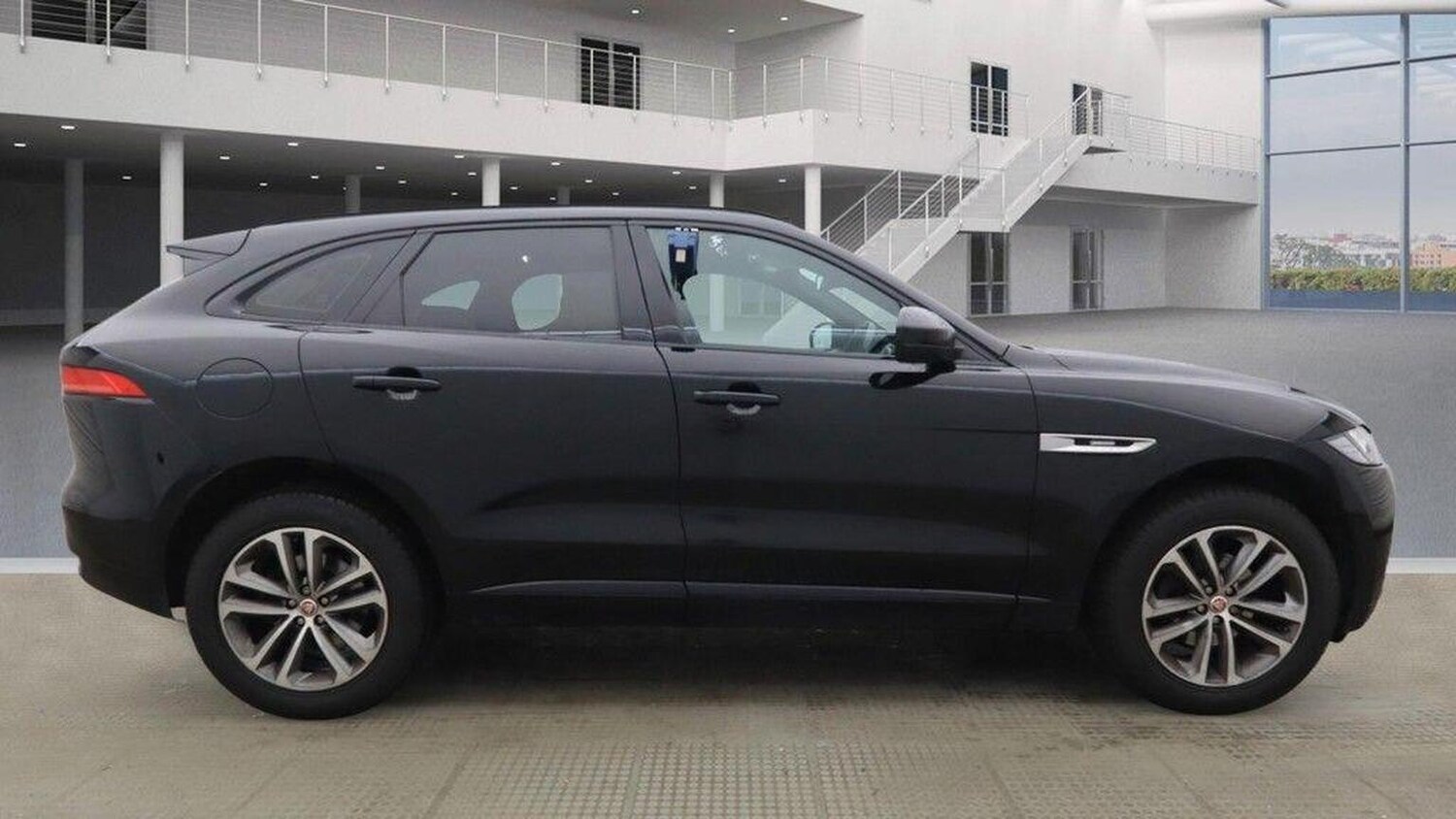 Used Jaguar F-Pace 2016 for sale - 77567473: Photo 9