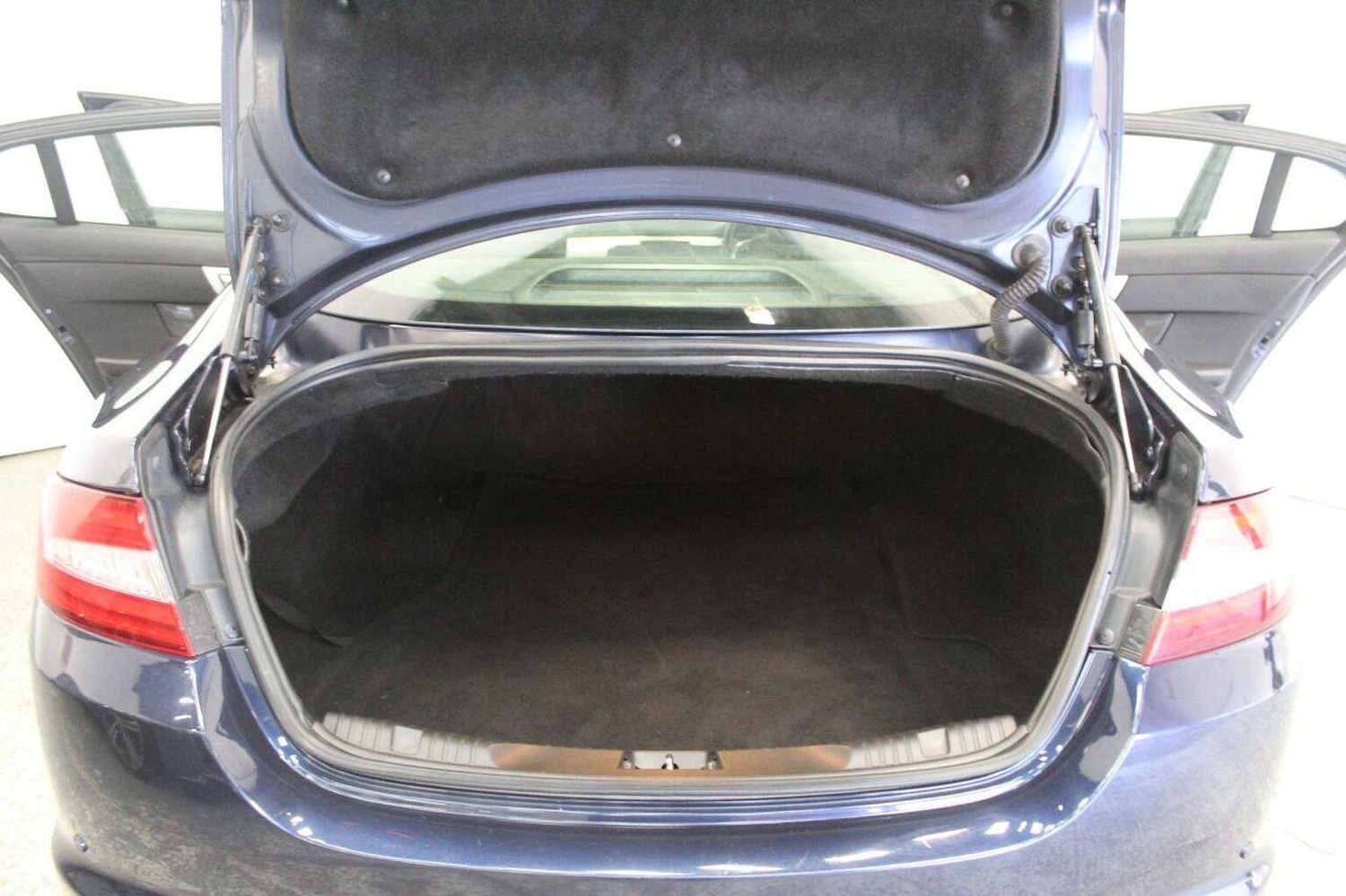 Used Jaguar XF 2015 for sale - 76421883: Photo 24