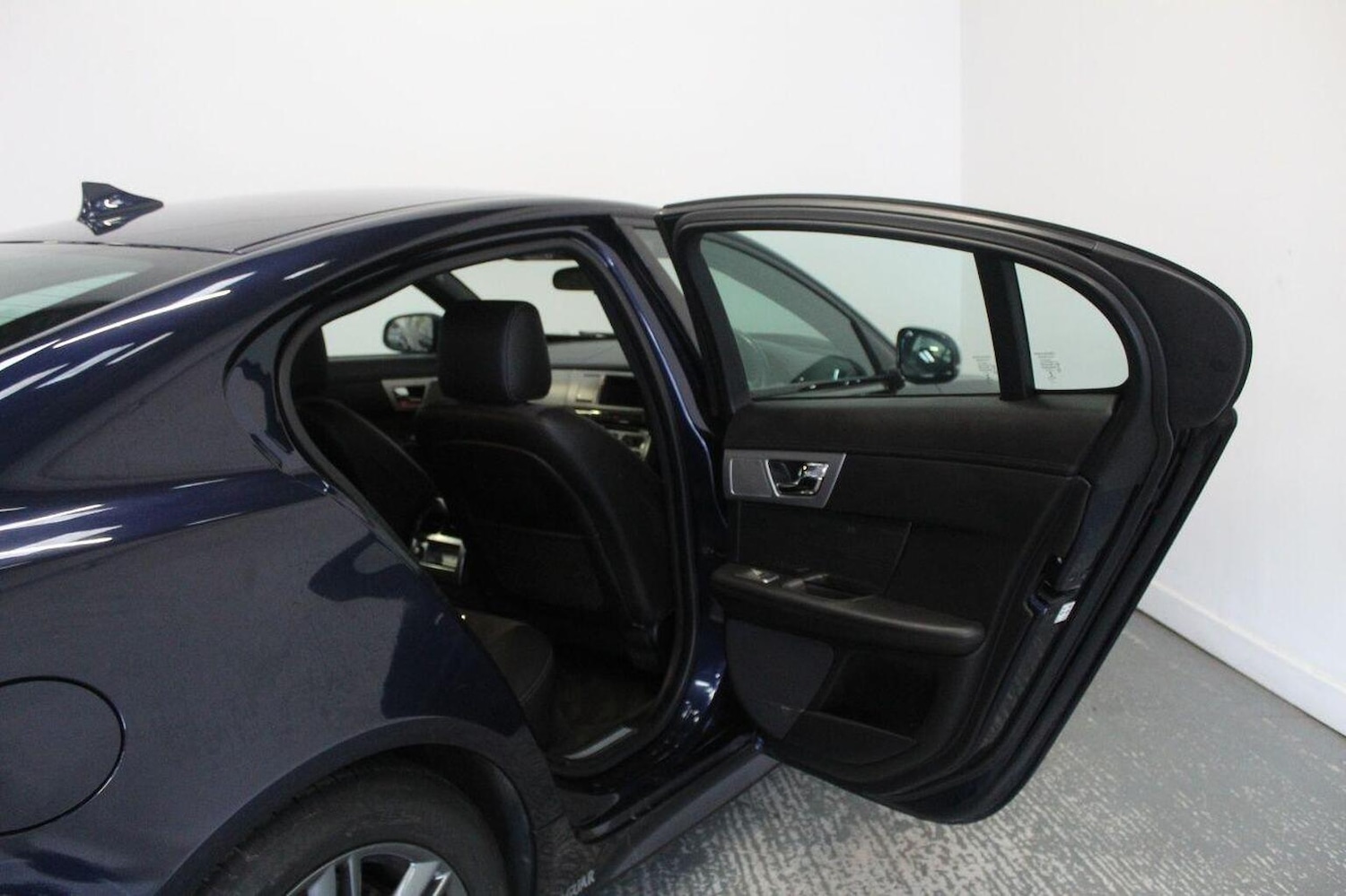 Used Jaguar XF 2015 for sale - 76421883: Photo 26