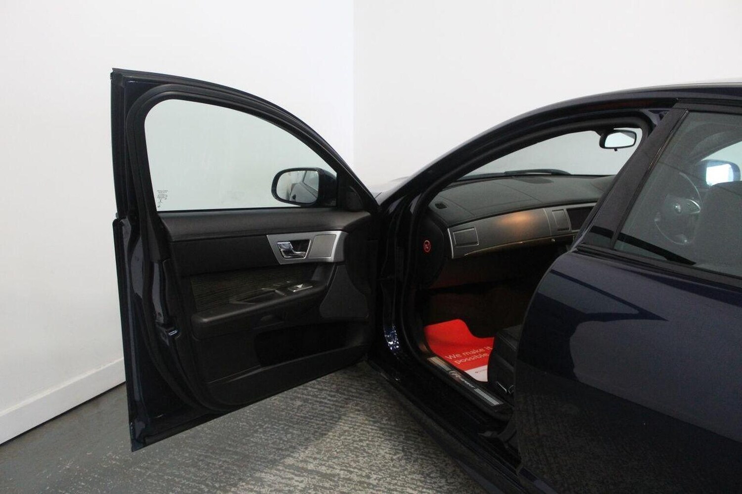 Used Jaguar XF 2015 for sale - 76421883: Photo 27