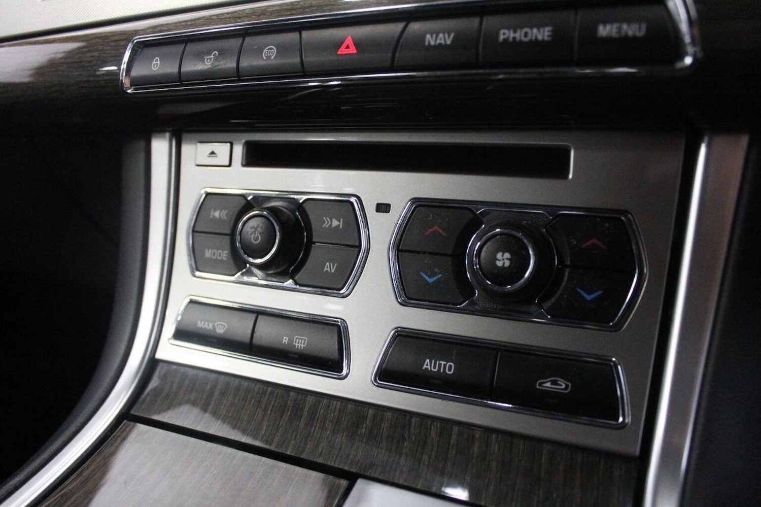 Used Jaguar XF 2015 for sale - 76421883: Photo 41