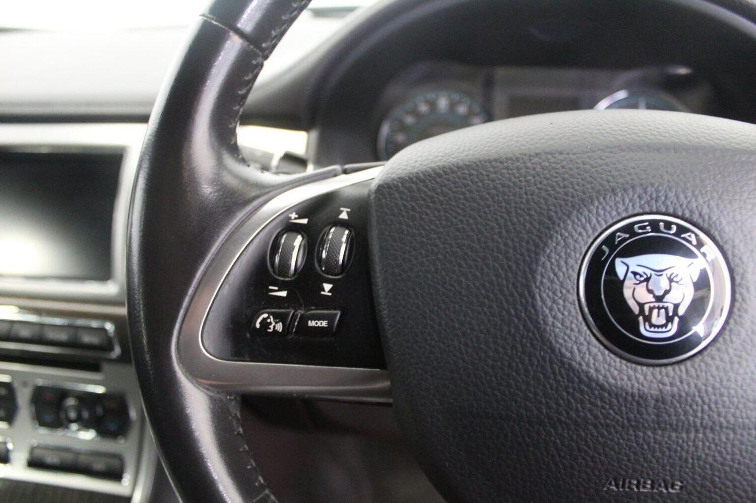 Used Jaguar XF 2015 for sale - 76421883: Photo 45