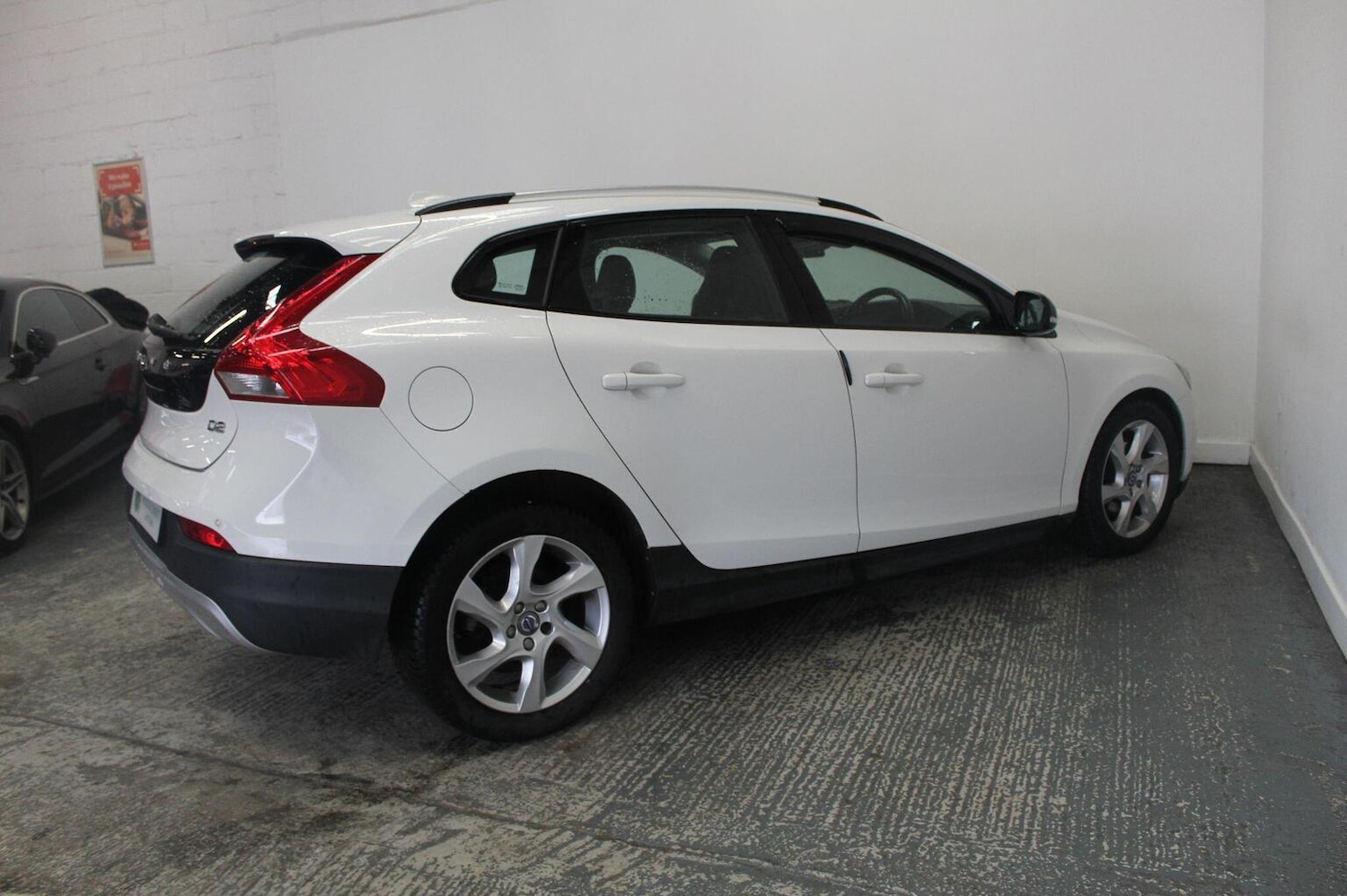 Used Volvo V40 2015 for sale - 77938019: Photo 11