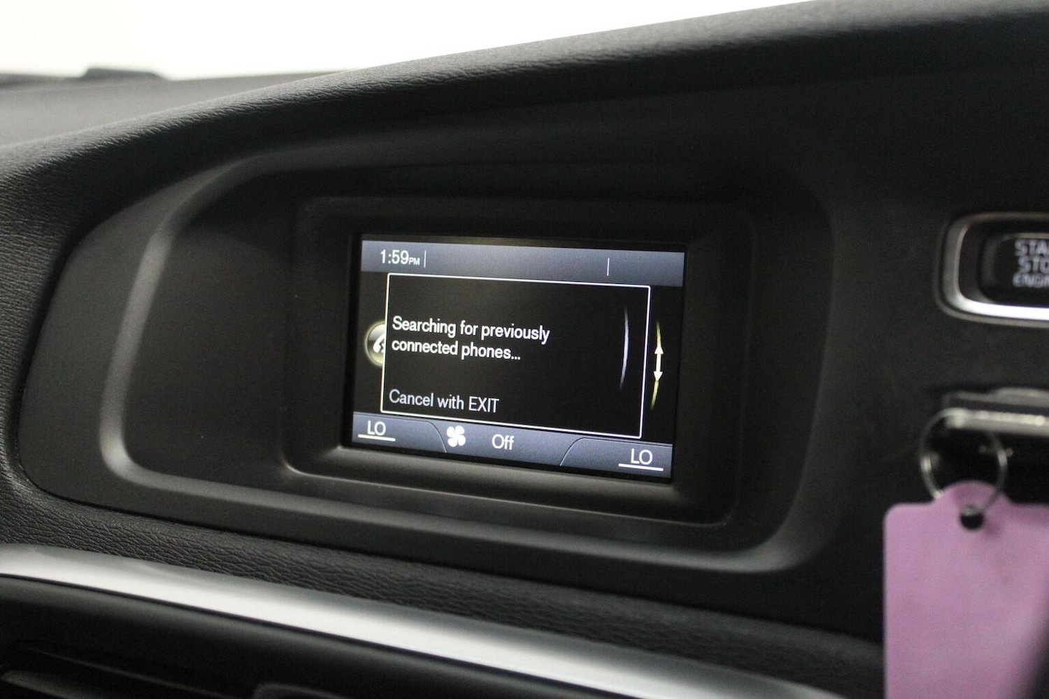 Used Volvo V40 2015 for sale - 77938019: Photo 37