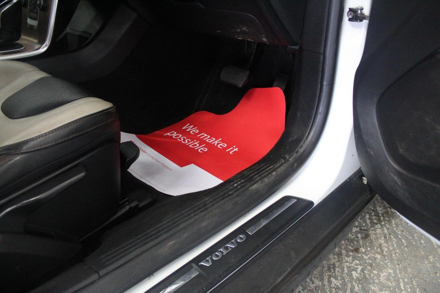 Used Volvo V40 2015 for sale - 77938019: Photo 47