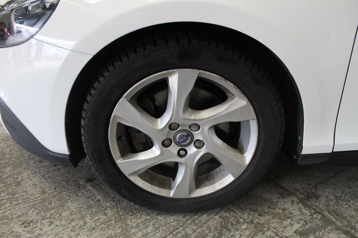 Used Volvo V40 2015 for sale - 77938019: Photo 55