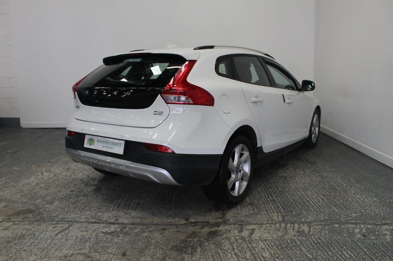 Used Volvo V40 2015 for sale - 77938019: Photo 8