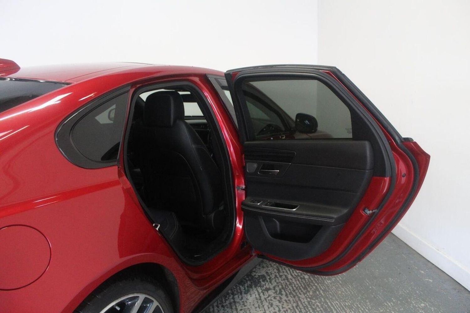 Used Jaguar XF 2015 for sale - 77937841: Photo 29