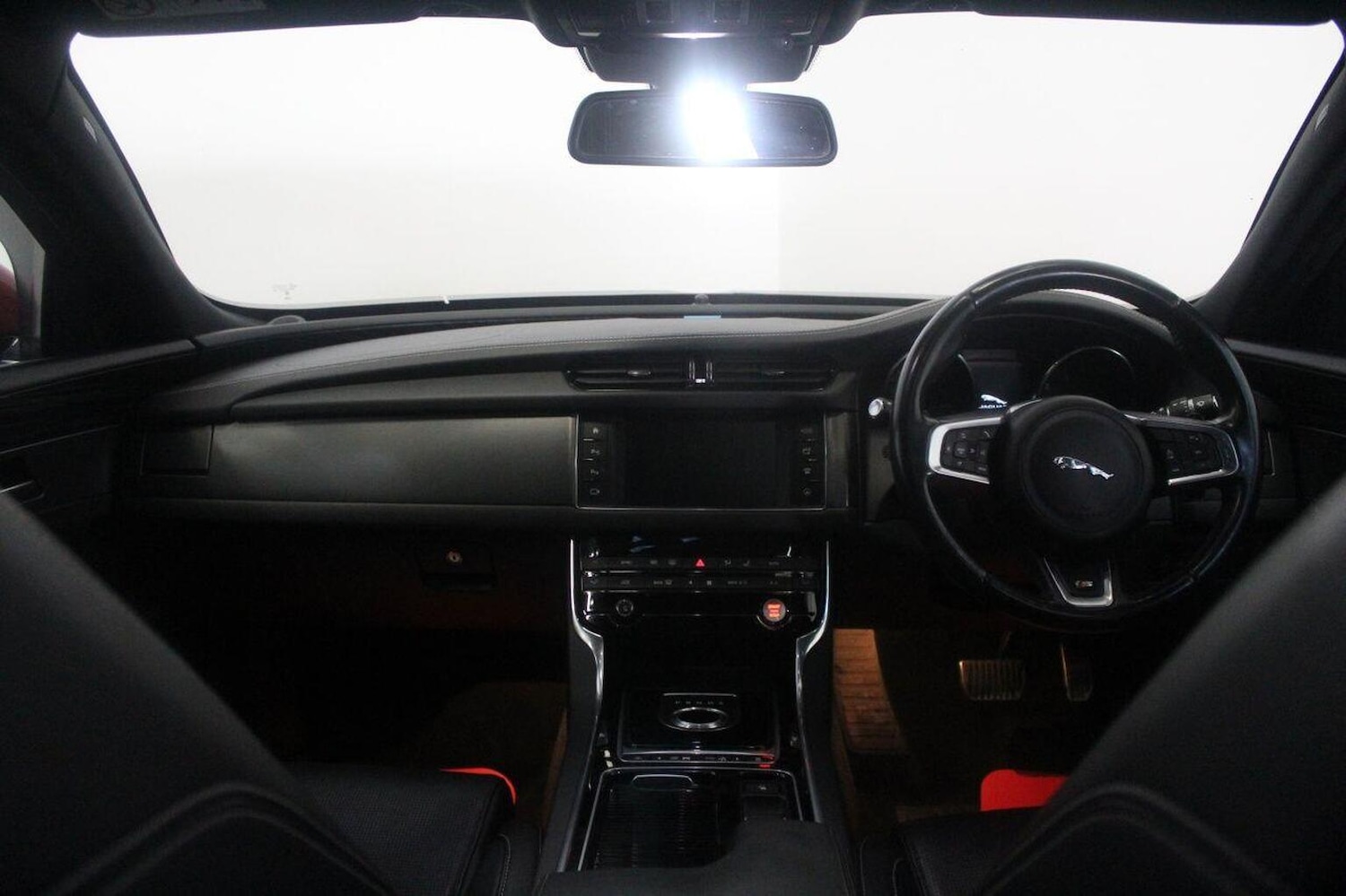 Used Jaguar XF 2015 for sale - 77937841: Photo 32