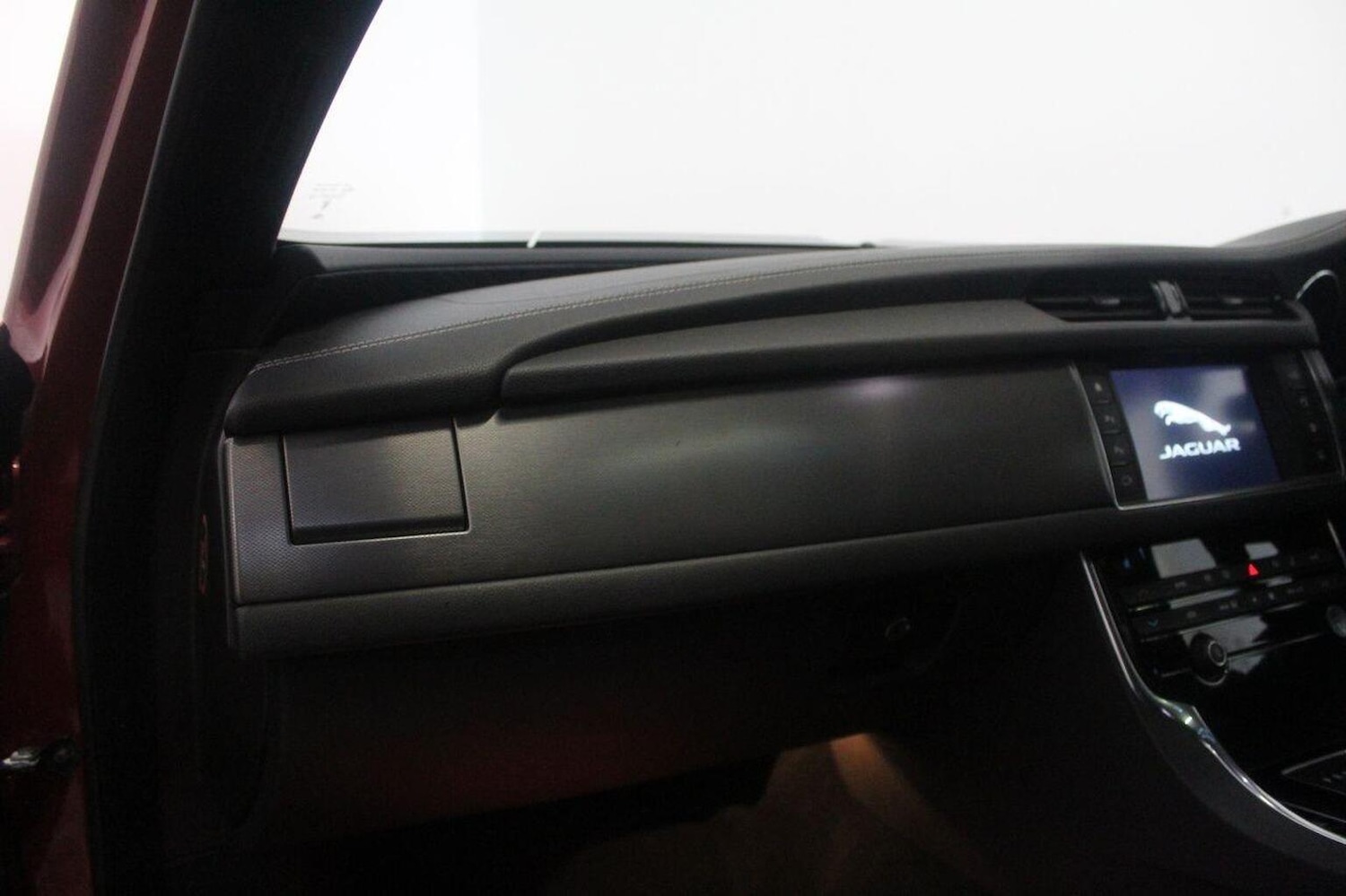 Used Jaguar XF 2015 for sale - 77937841: Photo 34