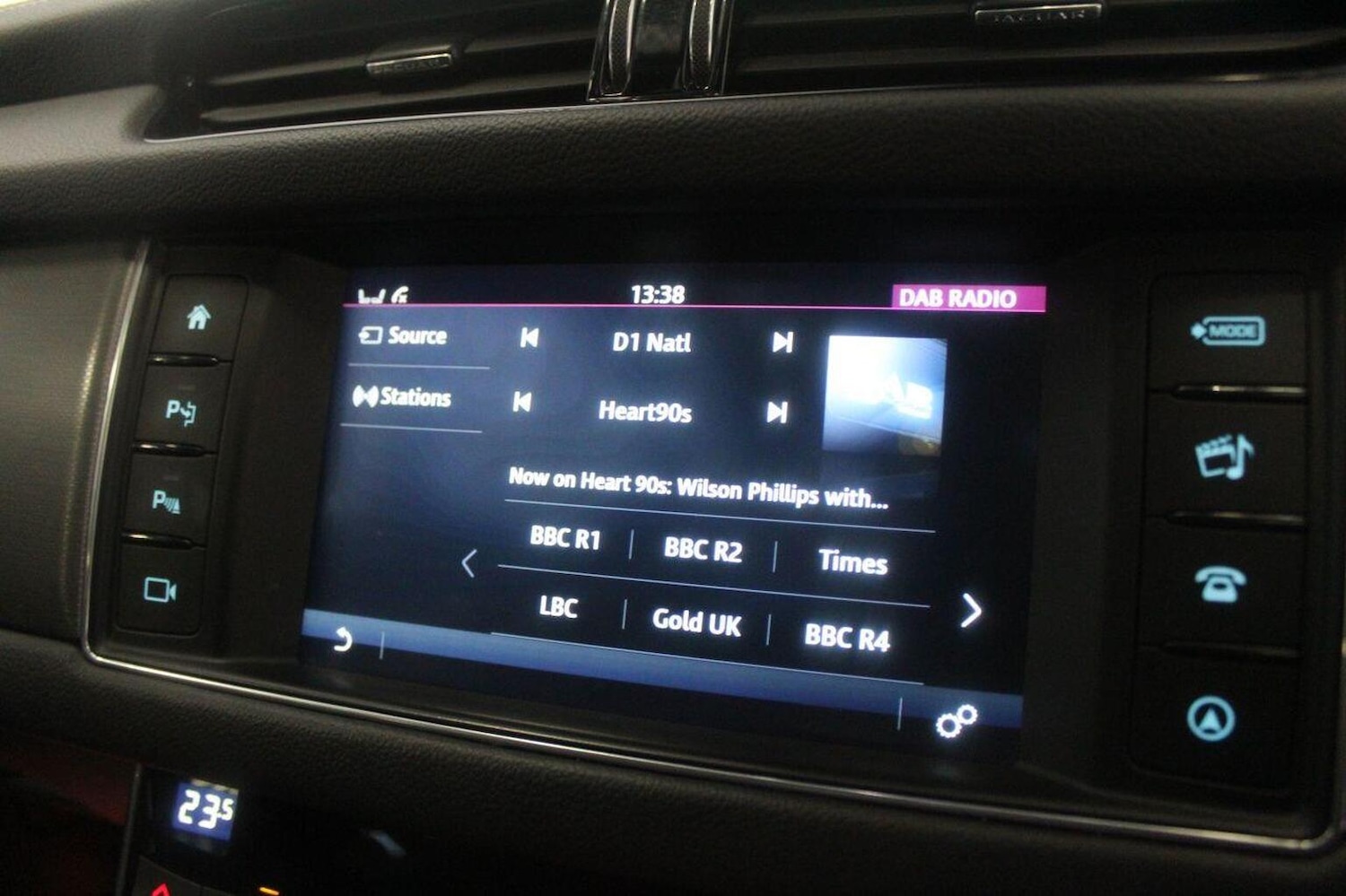 Used Jaguar XF 2015 for sale - 77937841: Photo 40